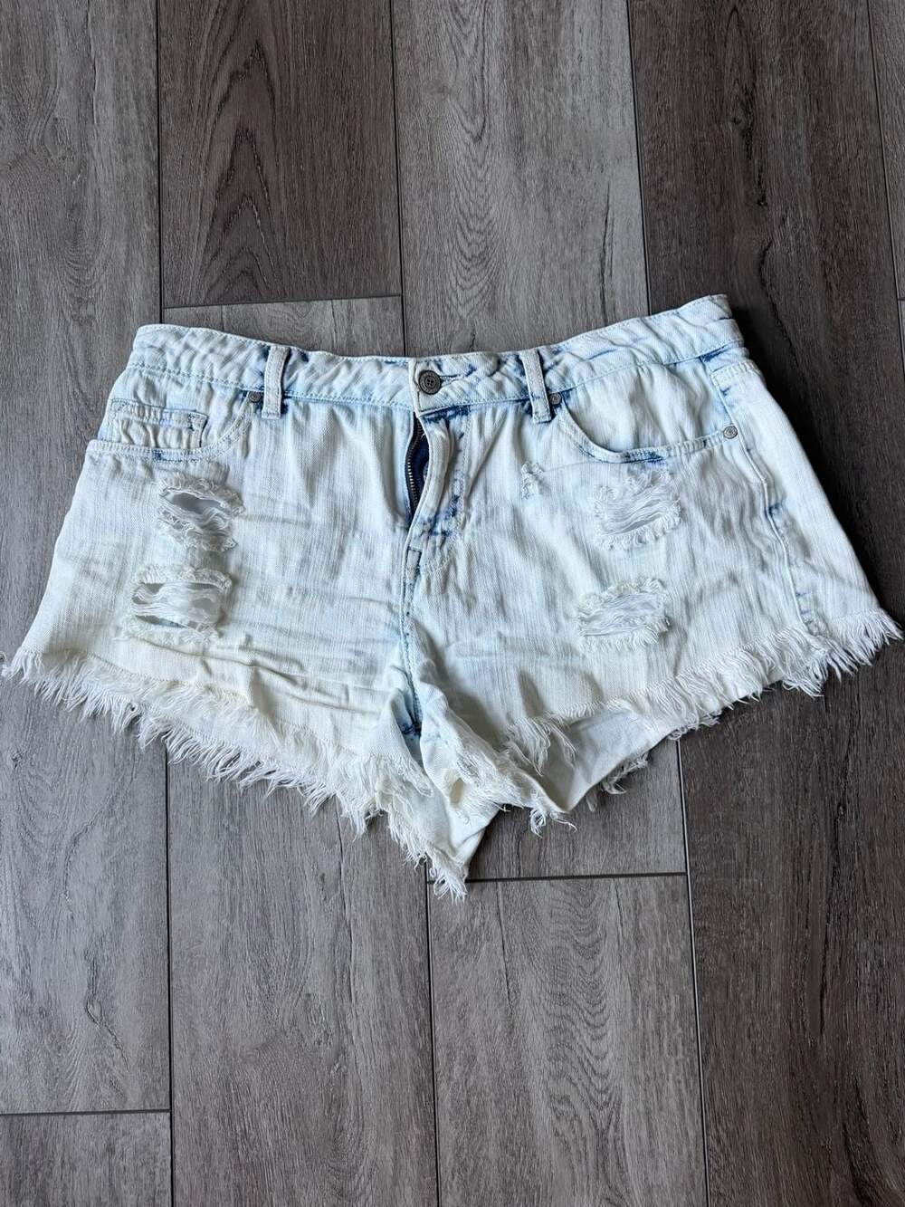 Altar'd State Distressed Acid Wash Denim Cut-Off Shorts Size 30
